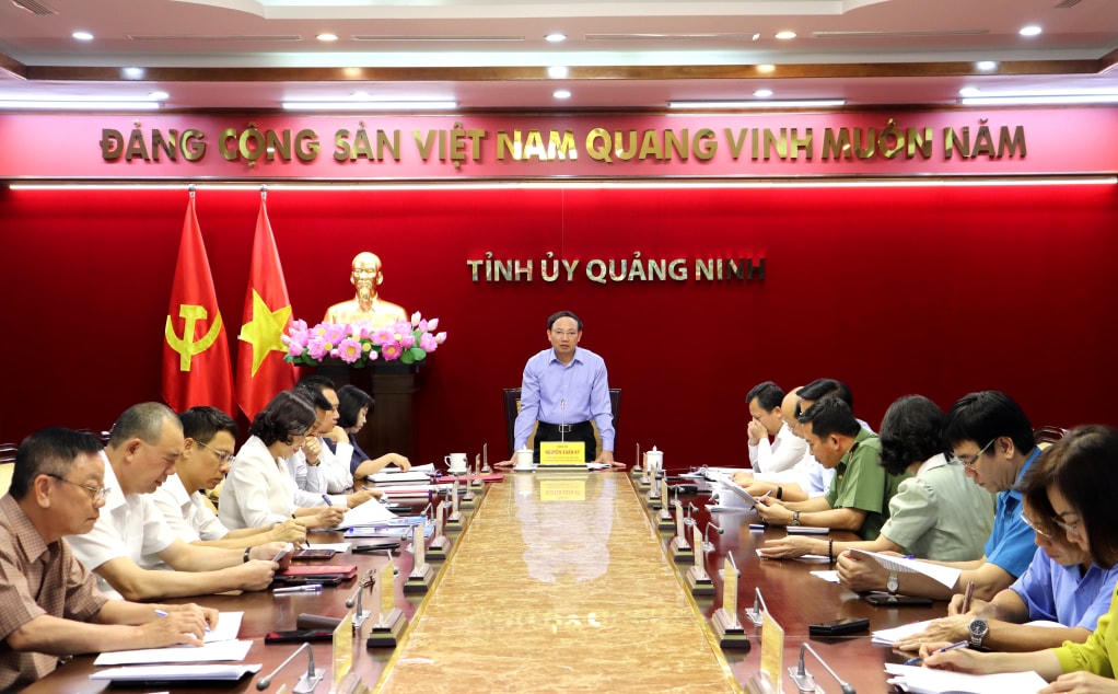 Thường trực Tỉnh ủy Quảng Ninh họp giao ban ngày 12/6. Ảnh: QMG