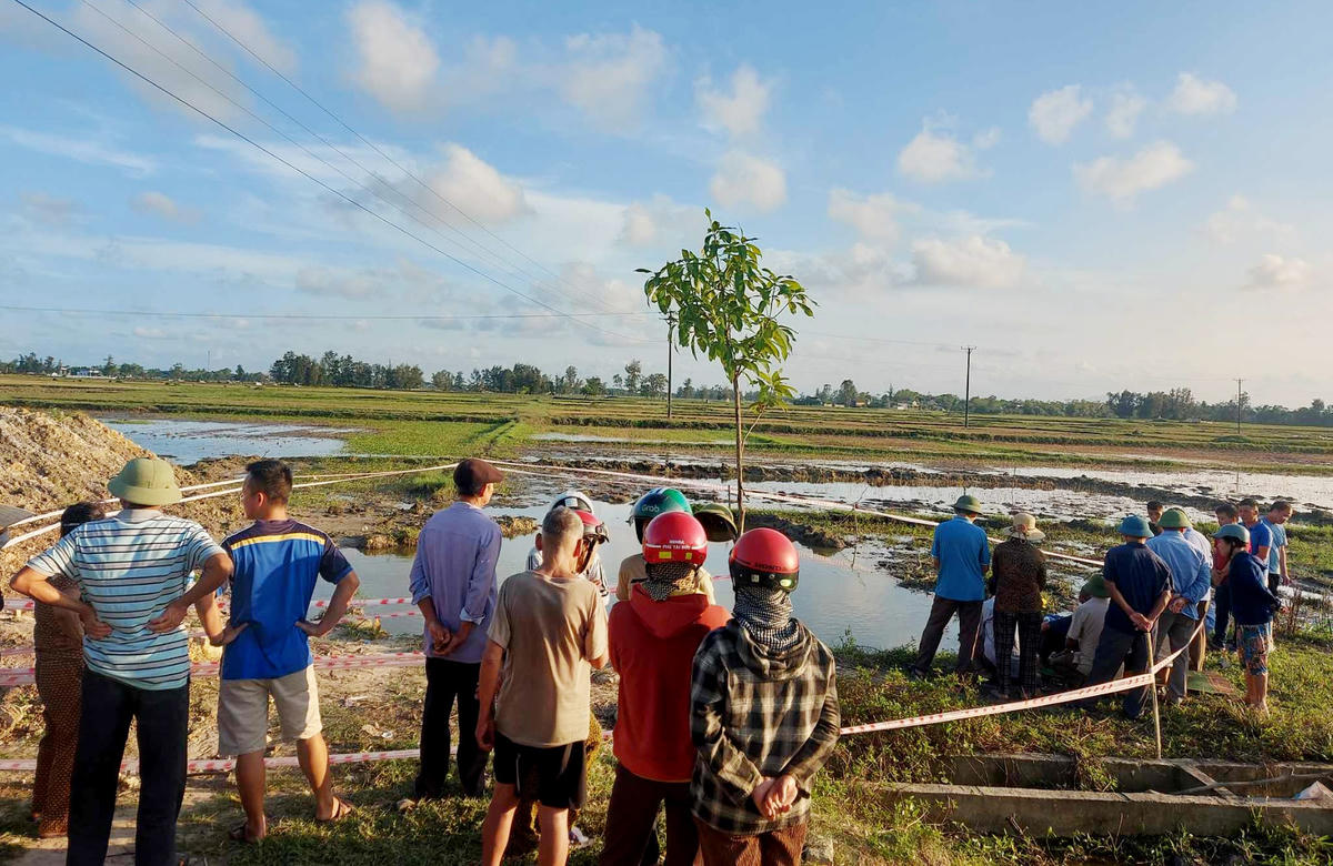 Thai phụ tử vong do trượt chân xuống hố nước của công trình đang thi công.