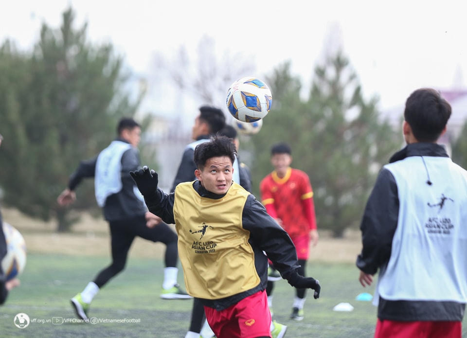 Cầu thủ U20 Việt Nam luyện tập. Ảnh: VFF.