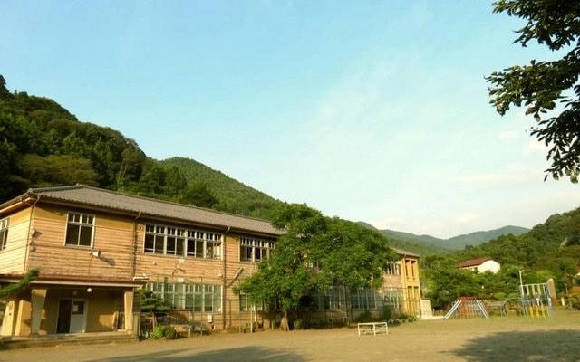 anh-bai-truong-hoc-bo-hoang.jpg