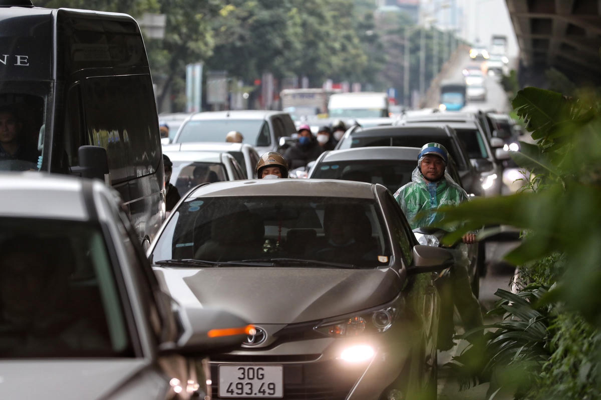 Giao thông Thủ đô thông thoáng trong ngày đầu đi làm sau nghỉ Tết Nguyên đán