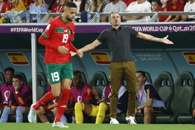 HLV Luis Enrique thất vọng với màn trình diễn của các học trò.