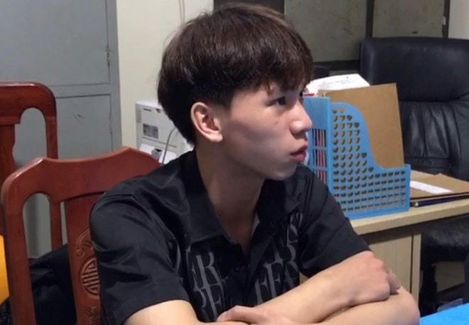 Đạt khai nhận chơi chứng khoán thua lỗ dẫn đến túng quẫn về kinh tế. Ảnh: CACC.