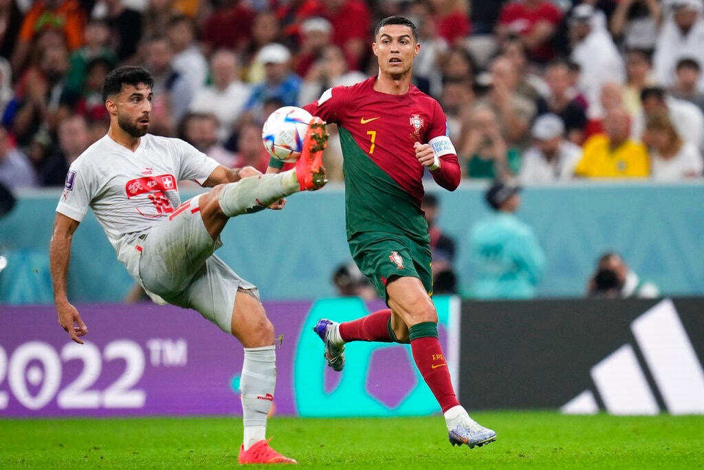 Ronaldo chưa phát huy hiệu quả khi được tung vào sân (Ảnh: AP).