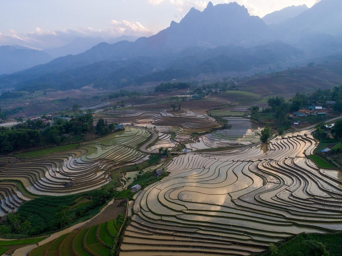 Để có được những bức tranh ruộng bậc thang thế này, bà con dân tộc nơi đây đã phải cần mẫn cải tạo trong nhiều năm. Ảnh Phạm Bằng