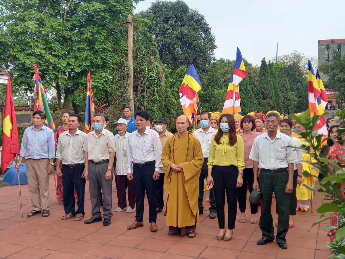 Rực rỡ sắc màu Đại lễ Phật đản chùa Vàng