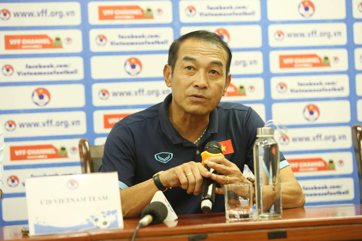HLV Đinh Thế Nam (Ảnh VFF).