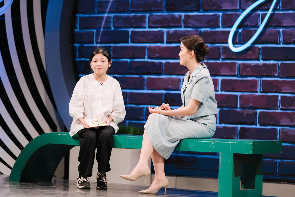 Khánh Ly nỗ lực vươn lên, một mình ra Hà Nội chạy thận, tự tìm kiếm công việc để có tiền trang trải cuộc sống.