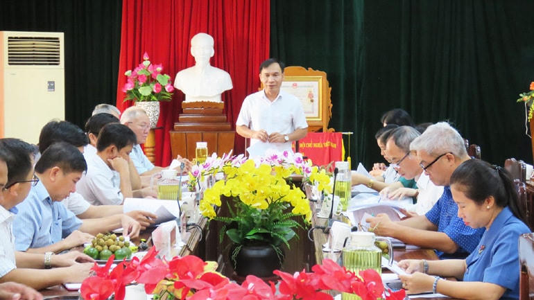 Ông Nguyễn Quốc Hoàn, Chủ tịch Ủy ban MTTQ Việt Nam tỉnh Phú Yên, phát biểu tại buổi làm việc.