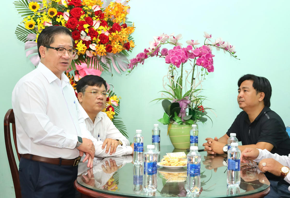 Ông Trần Việt Trường phát biểu.