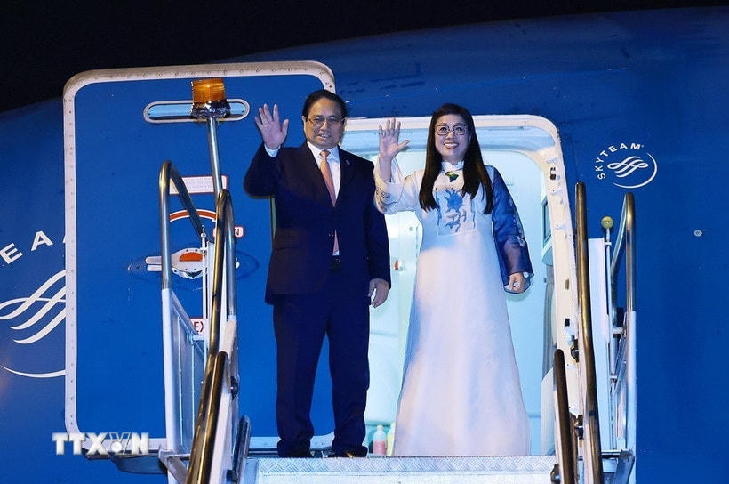 Thủ tướng Phạm Minh Chính và Phu nhân lên đường về nước, kết thúc chuyến tham dự Hội nghị Thượng đỉnh BRICS mở rộng năm 2025 và làm việc tại Brazil. (Ảnh: Dương Giang/TTXVN)