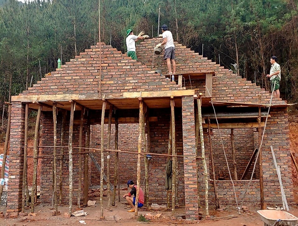 Căn nhà mới đang xây dựng của anh Phùn Cắm Sềnh tại thôn Pắc Cương (xã Hoành Mô, huyện Bình Liêu,Quảng Ninh).