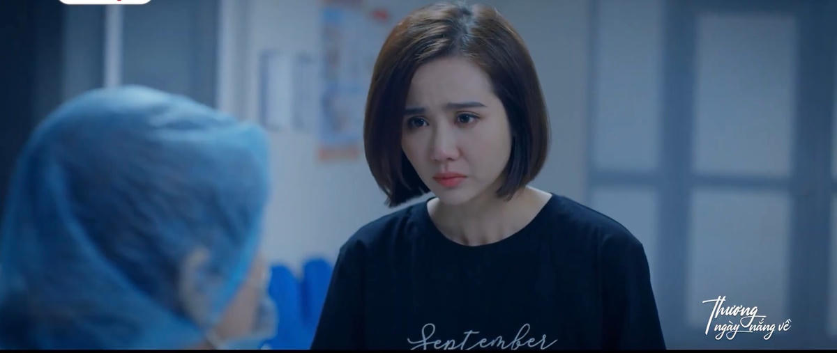 Vân Trang lo lắng khi nghe tin Duy gặp tai nạn. 