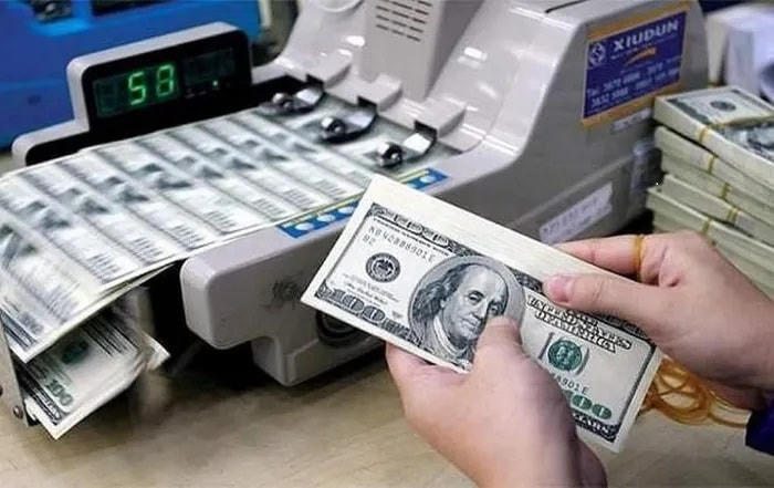 Tỷ giá USD đang "nóng" lên từng ngày.