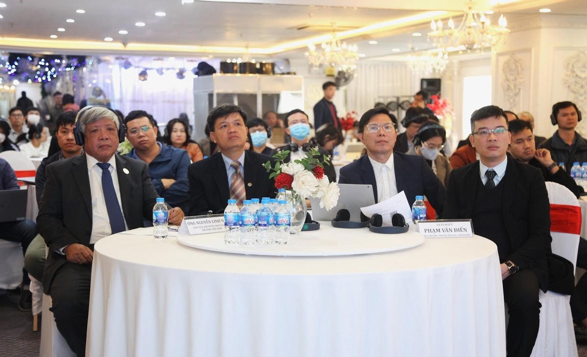 Các đại biểu tham dự Diễn đàn.