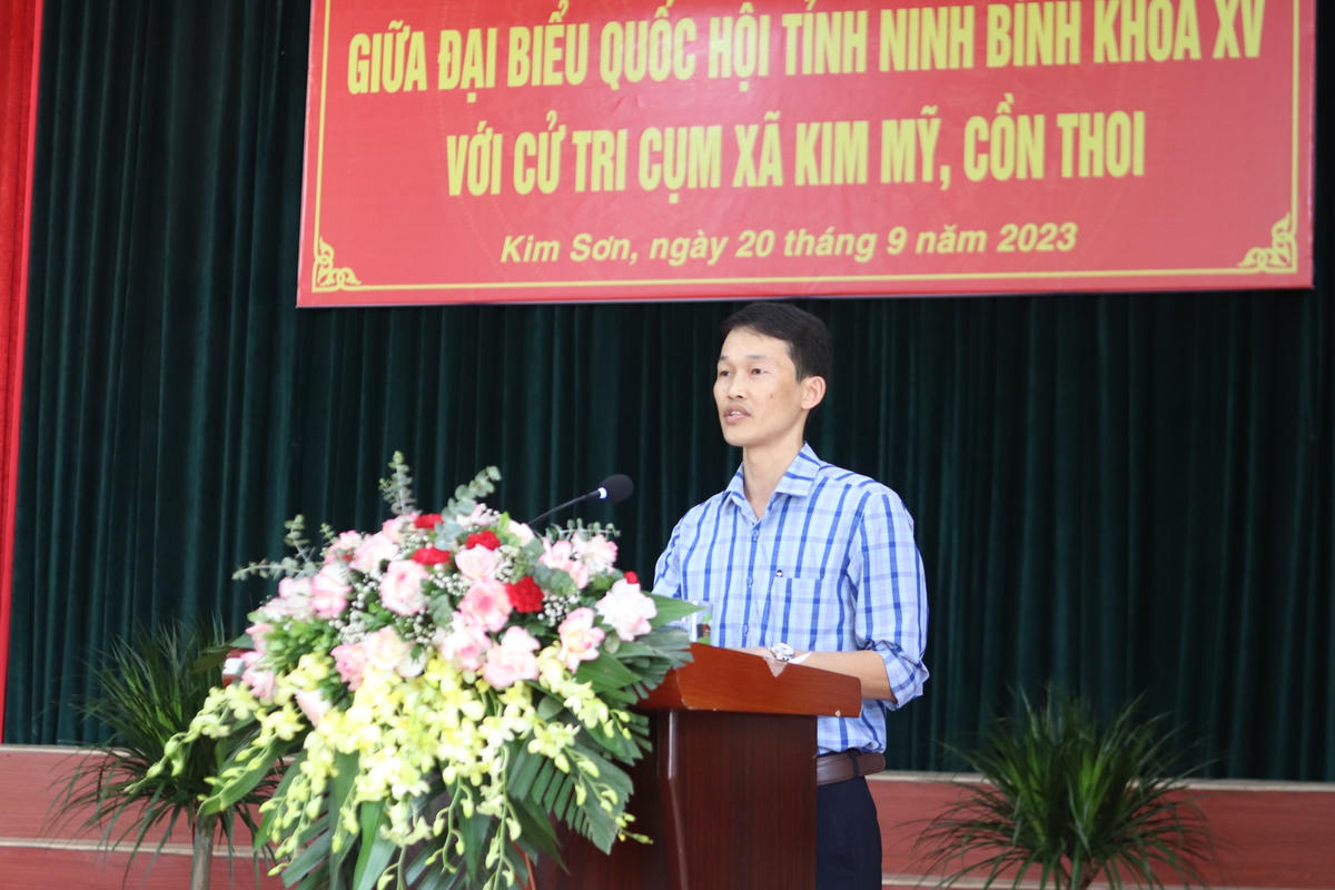Nhiều kiến nghị, phản ánh được người dân nêu ra tại hội trường.