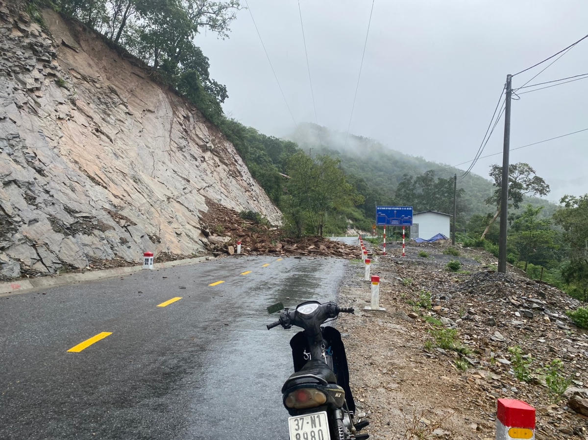 Hiện tuyến đường này vẫn chưa thể lưu thông.