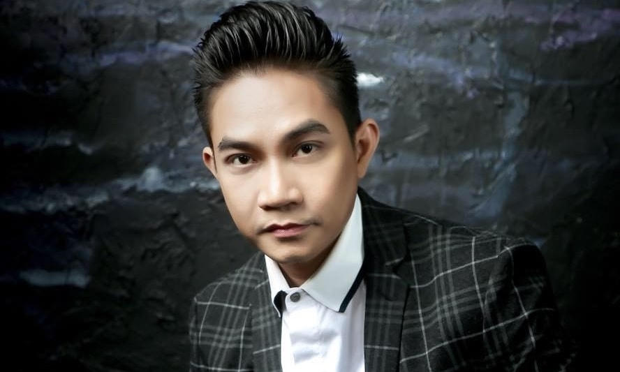 "Mình xin dùng 100% tiền làm ra từ việc đi hát để giúp người khác mà không ăn một đồng nào”, Khánh Hưng nói. 
