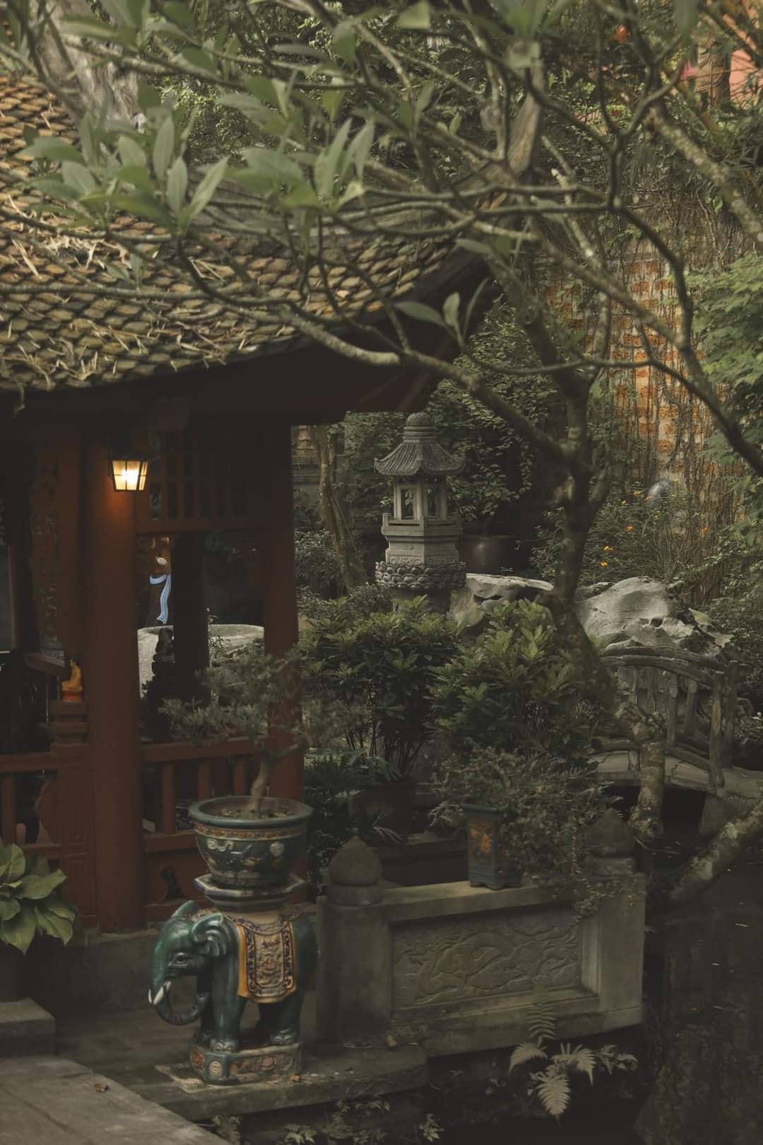 Việt Phủ Thành Chương có 30 công trình kiến trúc mang những dấu ấn lịch sử Việt Nam thế kỷ trước.