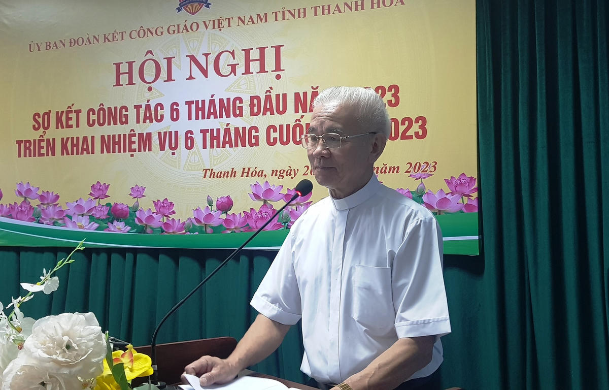 Linh mục Trần Xuân Mạnh, Phó Chủ tịch không chuyên trách UBTƯ MTTQ Việt Nam, Chủ tịch Ủy ban ĐKCG Việt Nam, Chủ tịch Ủy ban ĐKCG tỉnh Thanh Hóa phát biểu khai mạc hội nghị.