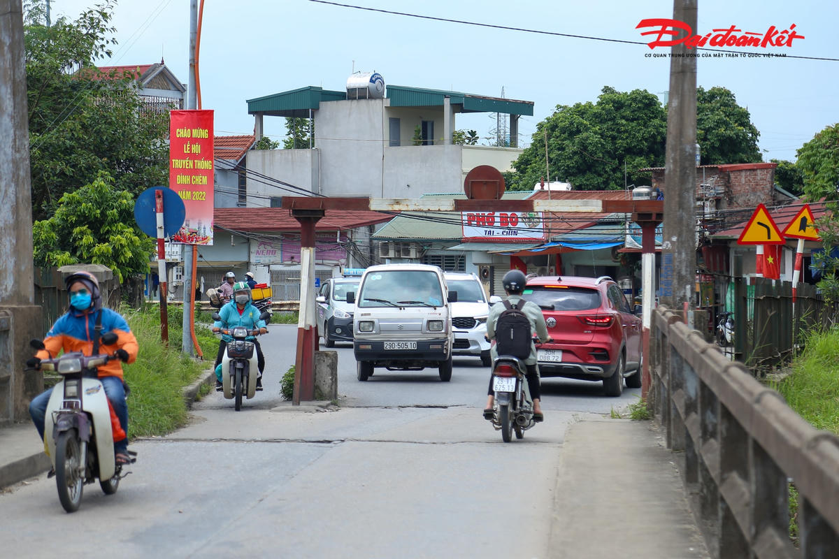 Qua hơn 80 năm khai thác sử dụng, công trình đã xuống cấp nghiêm trọng. Mỗi ngày, cống Liên Mạc 1, Liên Mạc 2 vẫn phải "gánh" hàng nghìn lượt xe qua lại.