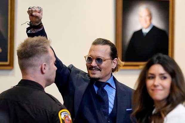 Amber Heard thuê nhóm pháp lý mới để kháng cáo