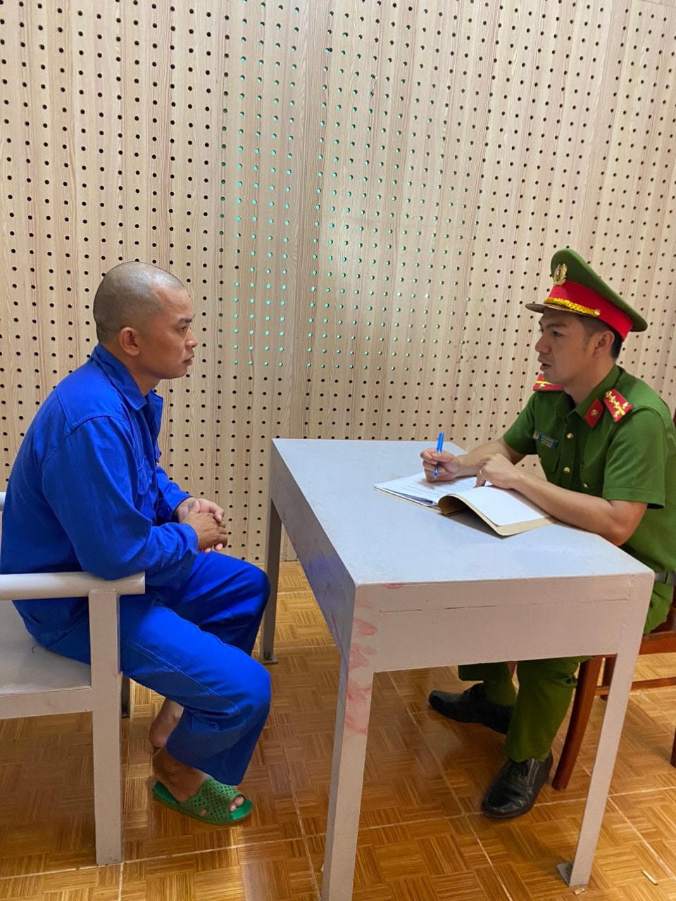 Lương Minh Cường tại cơ quan công an.