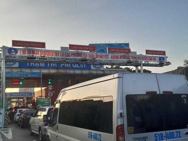 Số tiền tối thiểu trong tài khoản thu phí của chủ phương tiện/người điều khiển phương tiện phải đủ để thực hiện 1 giao dịch (tương ứng với số tiền thanh toán cho chiều dài quãng đường phương tiện lưu thông).