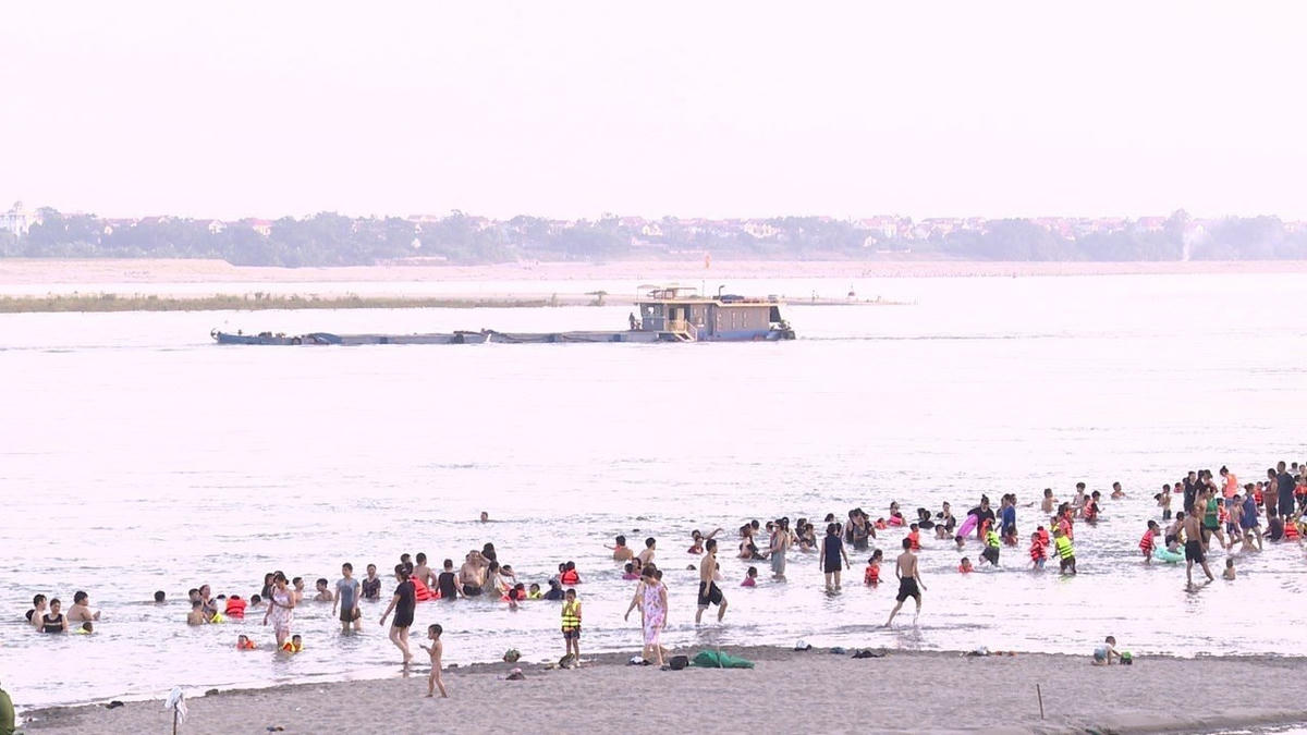 ... Đa phần mọi người không có áo phao hay dụng cụ nổi.