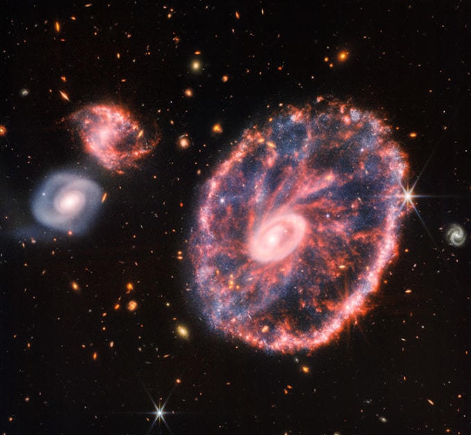 Thiên hà PGC 2248 chụp bởi kính viễn vọng không gian James Webb. Ảnh: NASA.