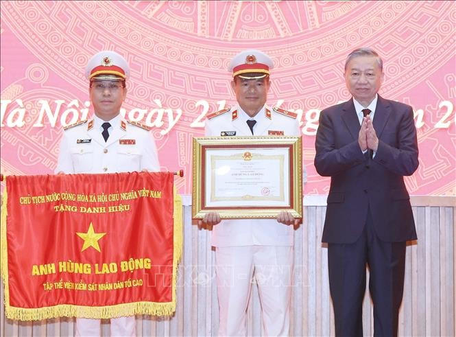 Tổng Bí thư Tô Lâm: Ngành kiểm sát nhân dân góp phần kiến tạo xã hội kỷ cương, công bằng, dân chủ, văn minh- Ảnh 4. Tổng Bí thư Tô Lâm: Ngành kiểm sát nhân dân góp phần kiến tạo xã hội kỷ cương, công bằng, dân chủ, văn minh- Ảnh 4.