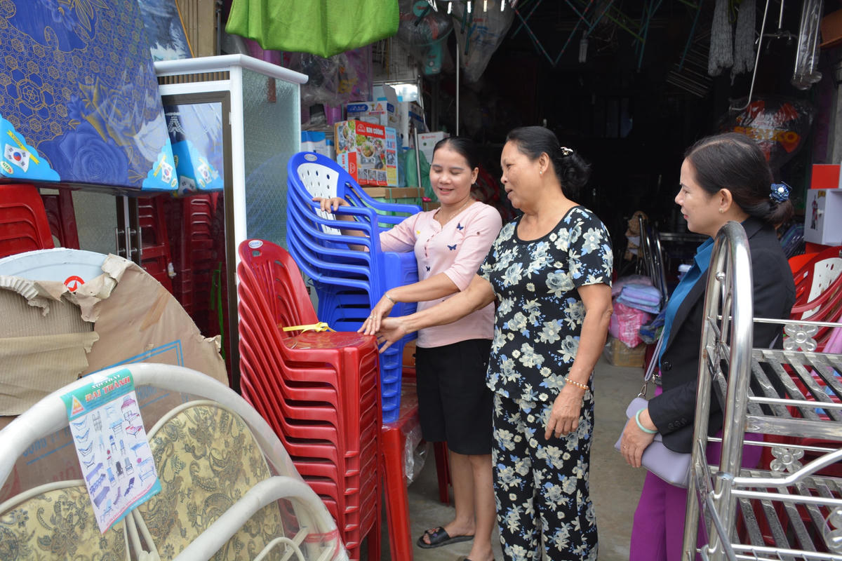 Người Việt Nam vẫn tìm đến những sản phẩm trong nước để tiêu dùng.