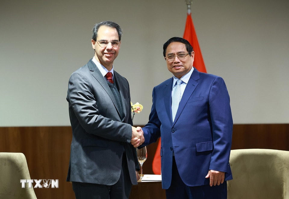 Thủ tướng Phạm Minh Chính tiếp ông José Serrador Neto, Phó Chủ tịch toàn cầu, Quan hệ đối ngoại Tập đoàn Embraer - tập đoàn đa ngành, hoạt động chủ yếu trong lĩnh vực hàng không và công nghiệp vũ trụ. (Ảnh: Dương Giang/TTXVN)