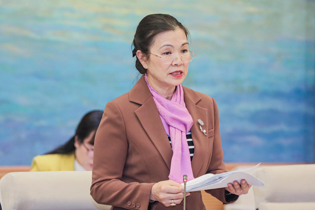 Phó Chủ tịch UBTƯ MTTQ Việt Nam Trương Thị Ngọc Ánh trình bày báo cáo tại Hội nghị. Ảnh: Quang Vinh. 