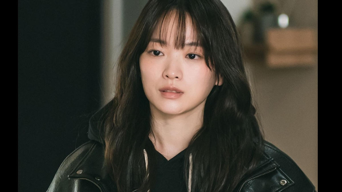 Tạo hình cá tính của Chun Woo Hee trong phim mới. 