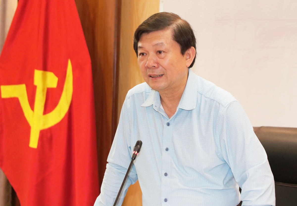 Phó Chủ tịch UBTƯ MTTQ Việt Nam Nguyễn Hữu Dũng phát biểu tại Hội nghị.