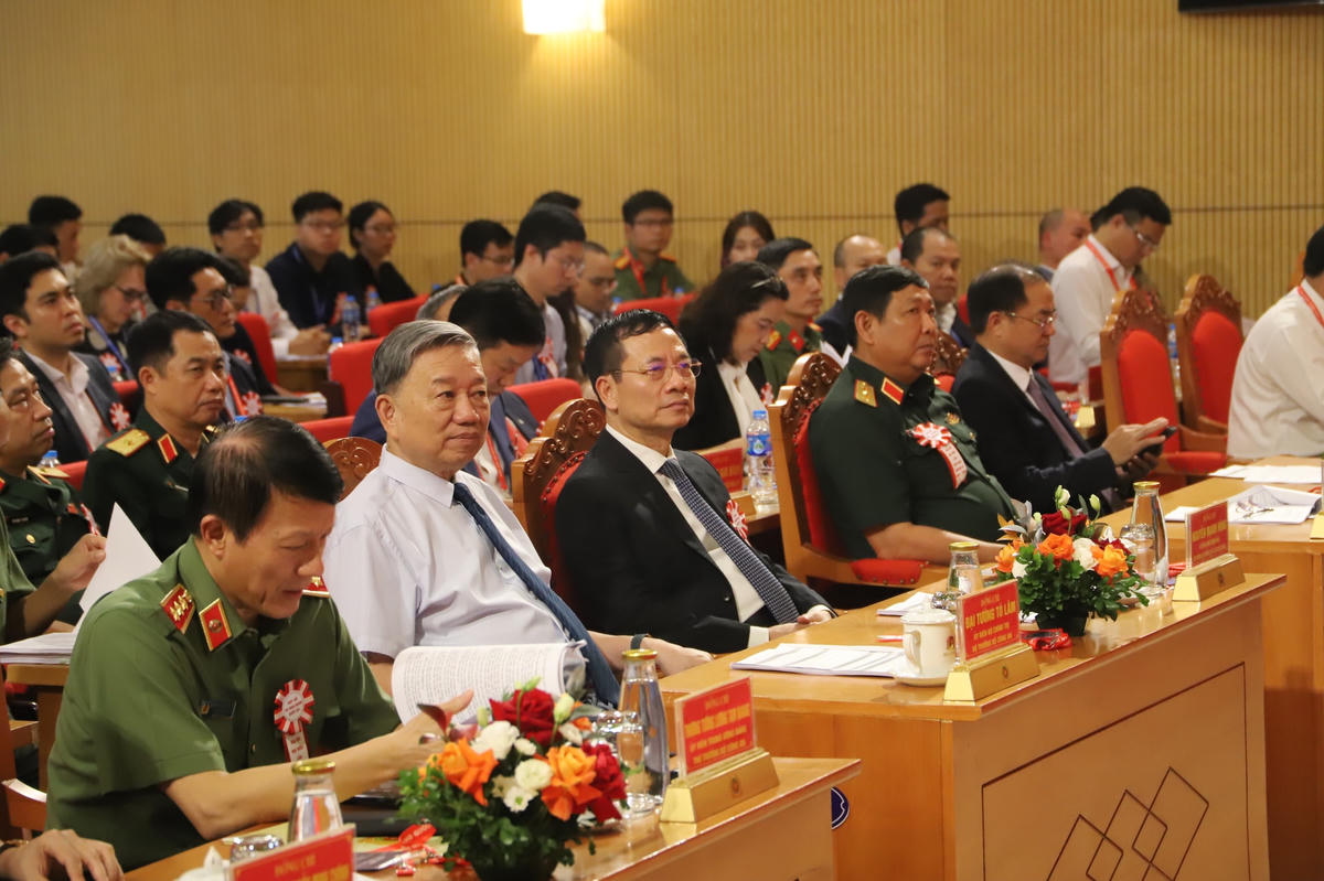 Đại tướng Tô Lâm, Bộ trưởng Bộ Công an; Bộ trưởng Bộ TT&TT Nguyễn Mạnh Hùng tham dự Đại hội. 