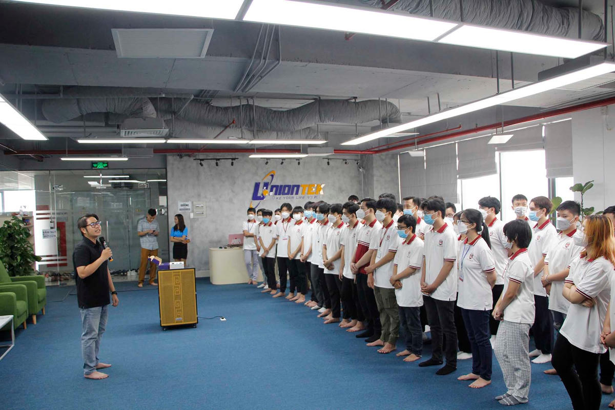 Sinh viên thực hành tại doanh nghiệp. Ảnh: TL.