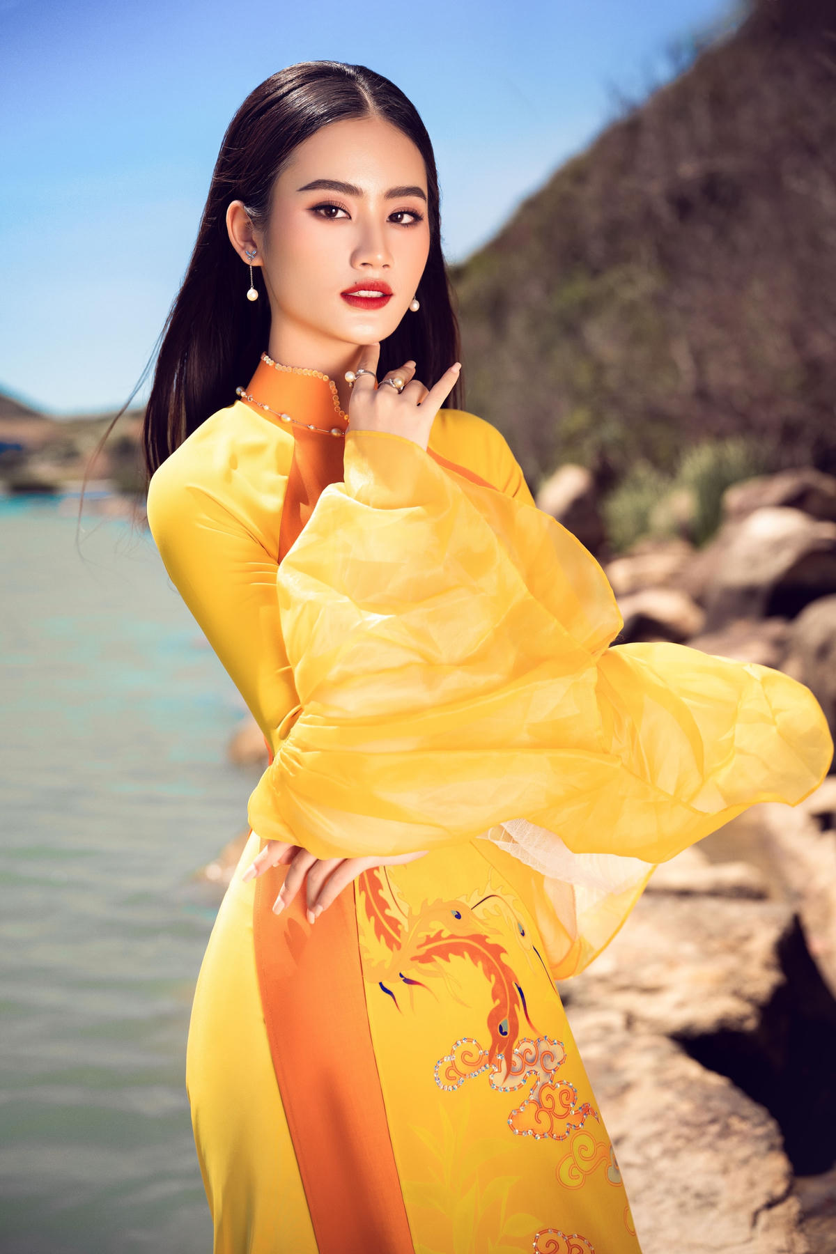 Top 40 thí sinh Miss World Vietnam khoe sắc trong tà áo dài trước đêm chung kết
