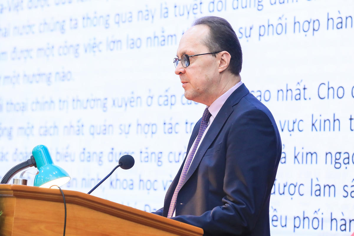 Ông G.S.Bezdetko,đại sứ đặc mệnh toàn quyền Liên Bang Nga tại Việt Nam phát biểu tại đại hội.