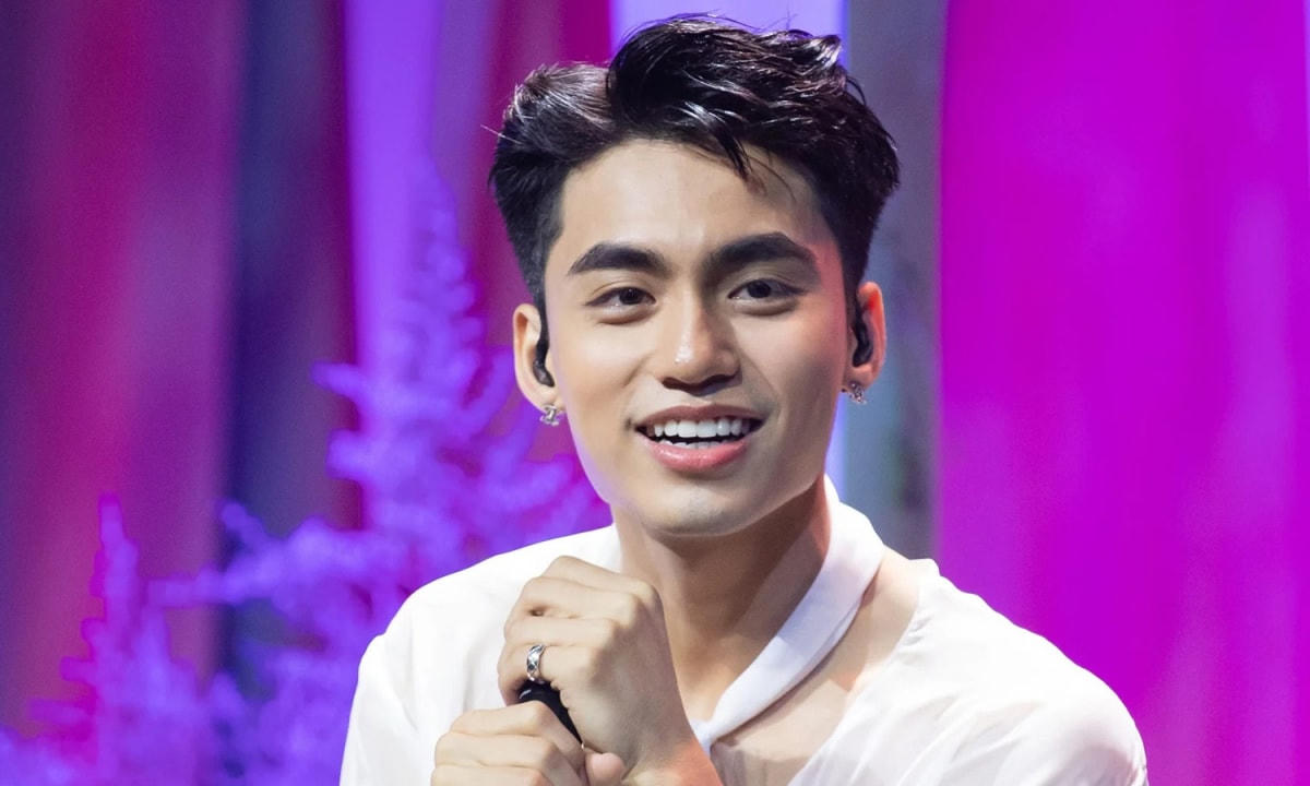 MONO debut thành công trong lần đầu xuất hiện trước công chúng. 