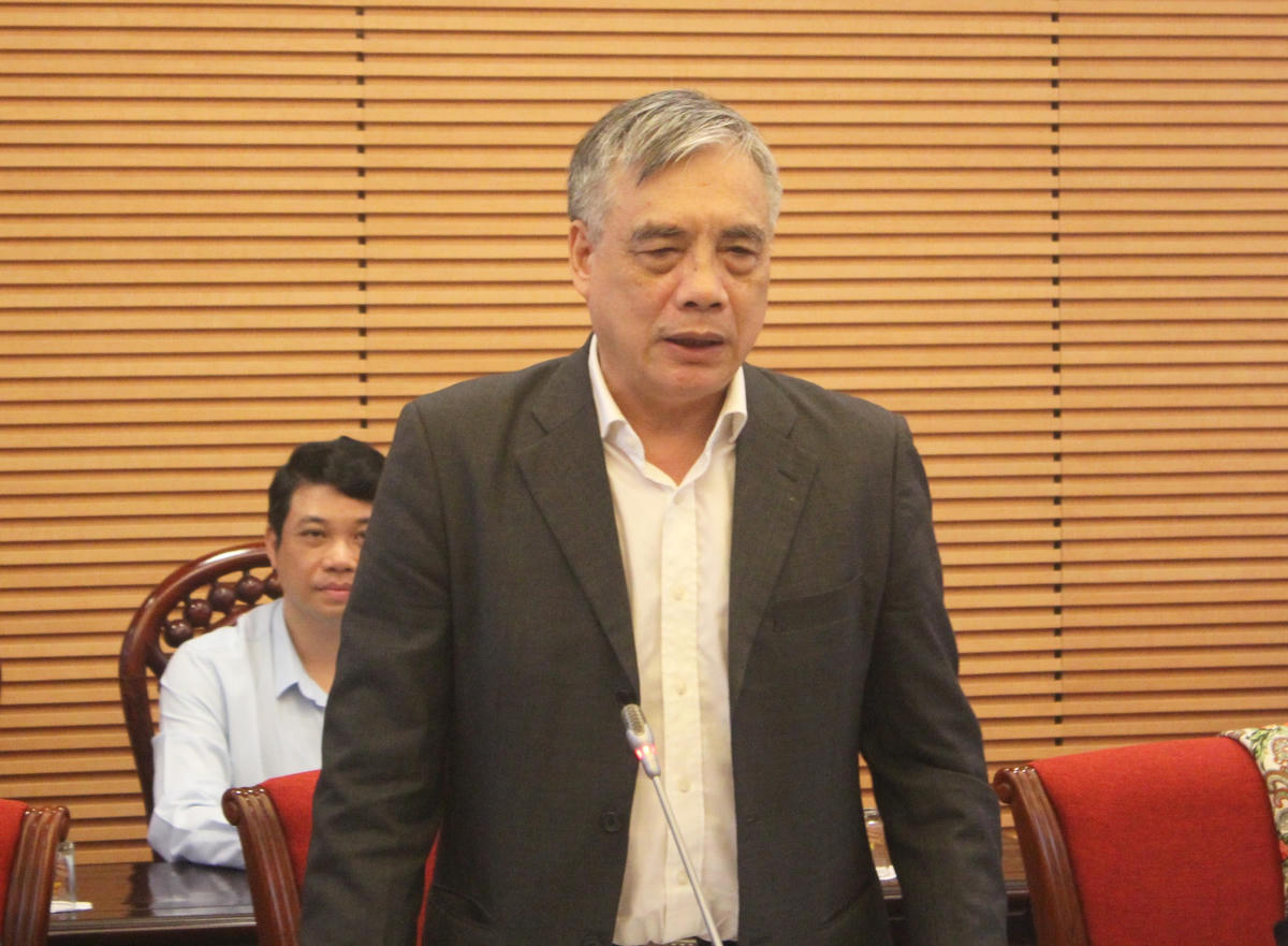 Các chuyên gia, nhà khoa học đóng góp ý kiến tại Hội thảo.