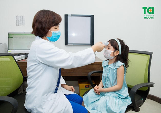 Triệu chứng của bệnh cúm ở trẻ em thường bị nhầm với cảm lạnh.  