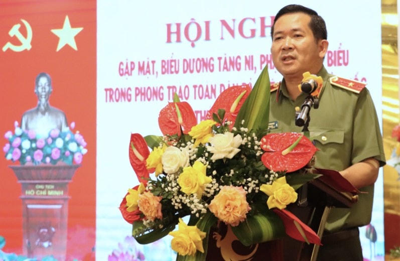Thiếu tướng Đinh Văn Nơi, Giám đốc Công an tỉnh Quảng Ninh phát biểu tại hội nghị. Ảnh: QMG