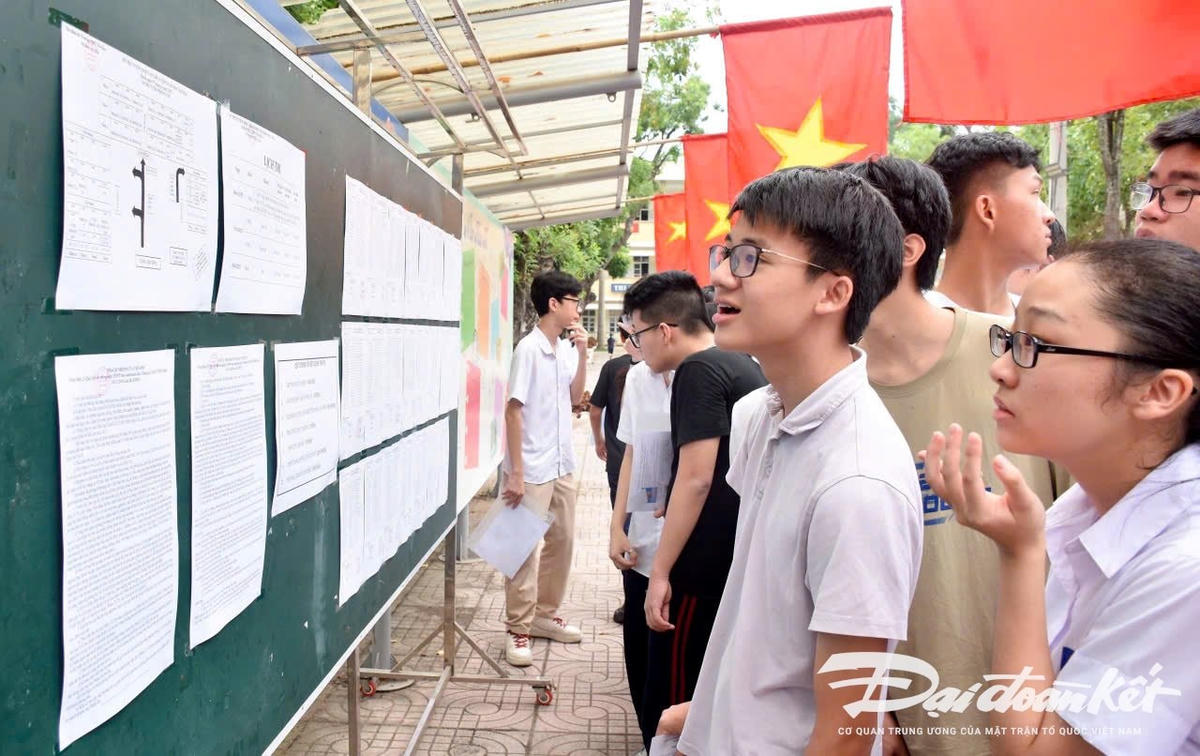 Thí sinh dự thi vào lớp 10 năm học 2025-2026 tại Hà Nội. Ảnh: PT