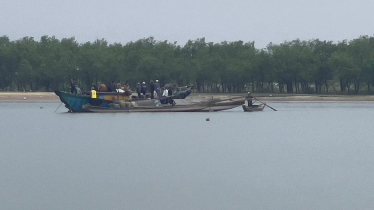 Thi thể của bà D. tìm thấy cách vị trí chiếc thuyền của 2 vợ chồng khoảng 50 - 60m.