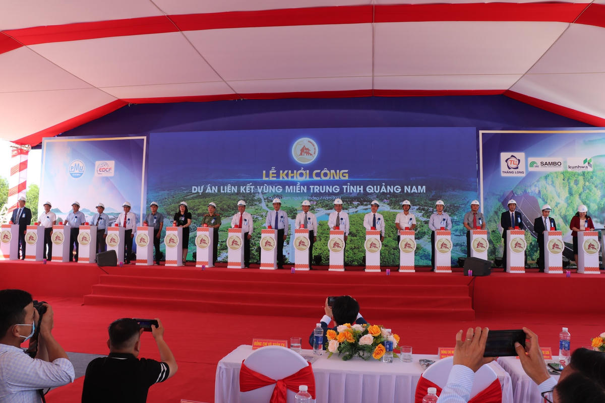 Quang cảnh Lễ khởi công.