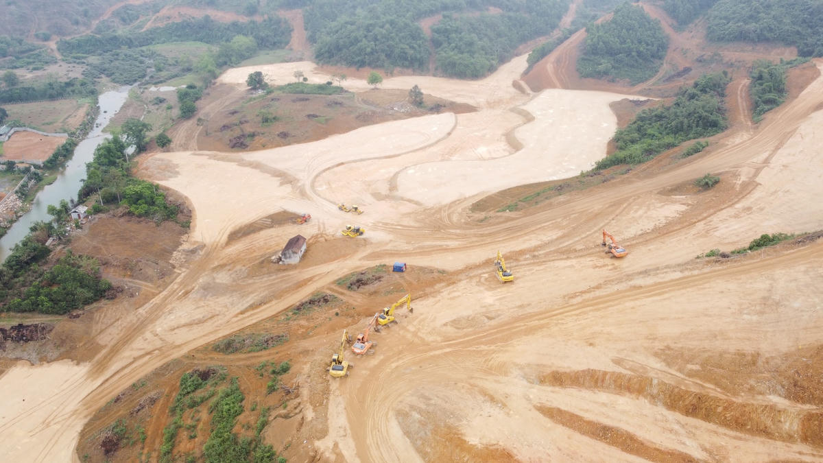 Chưa được cấp phép nhưng chủ đầu tư dự án Đông Trường Sơn đã bị xử phạt vi phạm 'trật tự xây dựng'