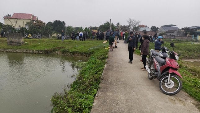 Khu vực ao cá phố Phú Vinh, nơi người dân phát hiện thi thể.