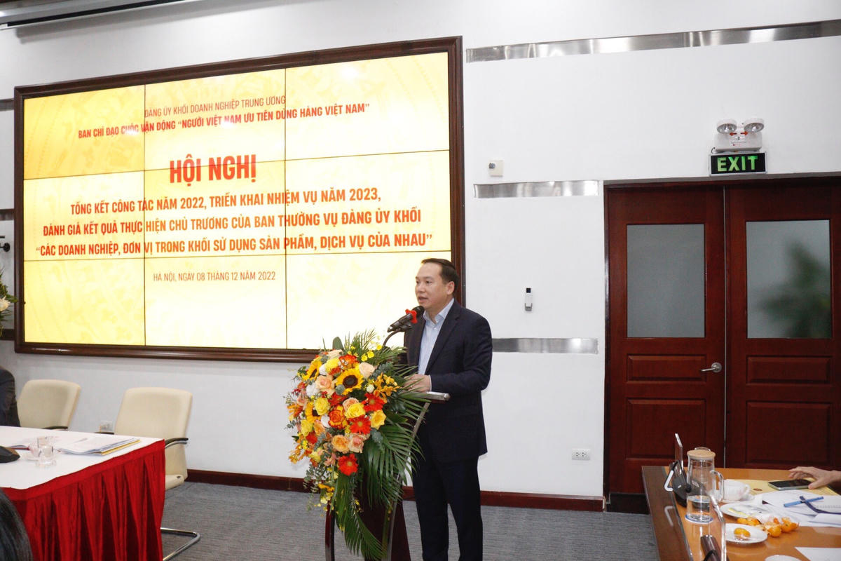 Ông Hồ Xuân Trường, Phó Bí thư Đảng ủy Khối Doanh nghiệp Trung ương phát biểu chỉ đạo tại hội nghị